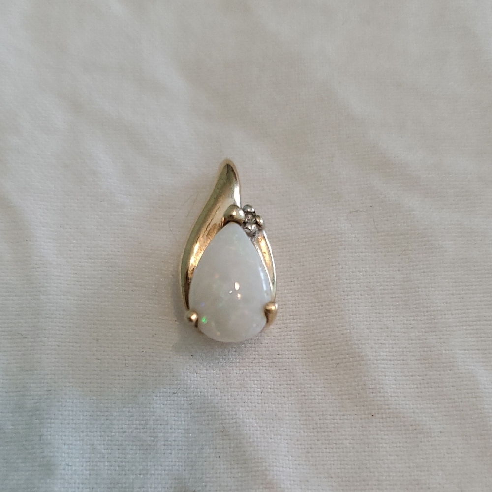 Elegant Gold and Opal Teardrop Necklace Charm